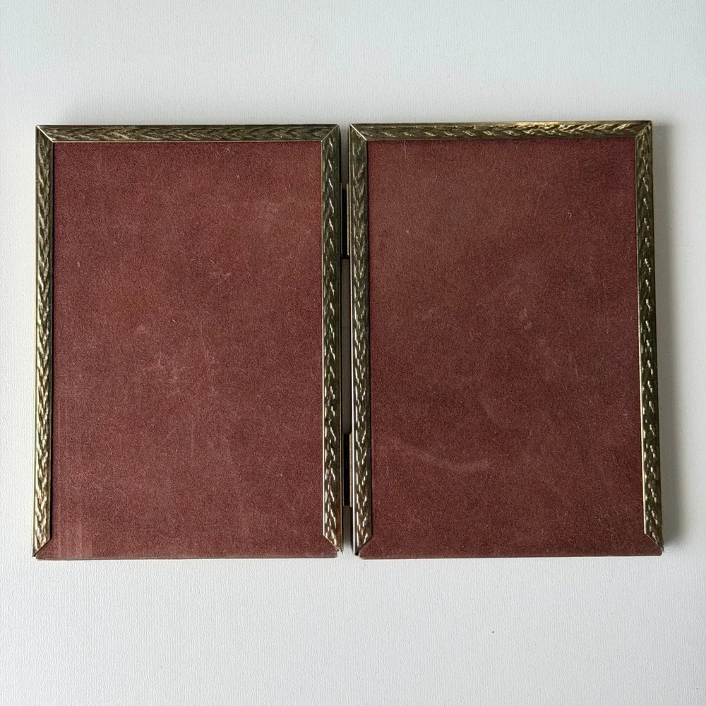 Vintage Brass Double Hinged Picture Frame 3.5x5 Gold Beaded Edge